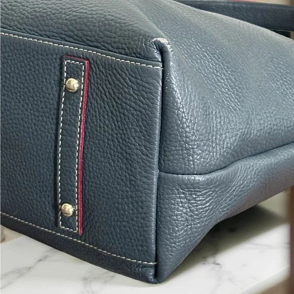 Authentic Dooney & Bourke Leather Lock Hobo Bag with Matching Coin Purse! - Picture 6 of 15